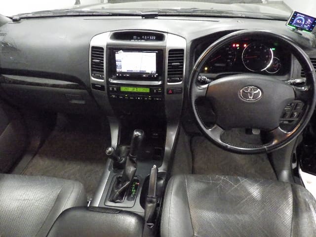 TOYOTA Land Cruiser Prado thumbnail 3