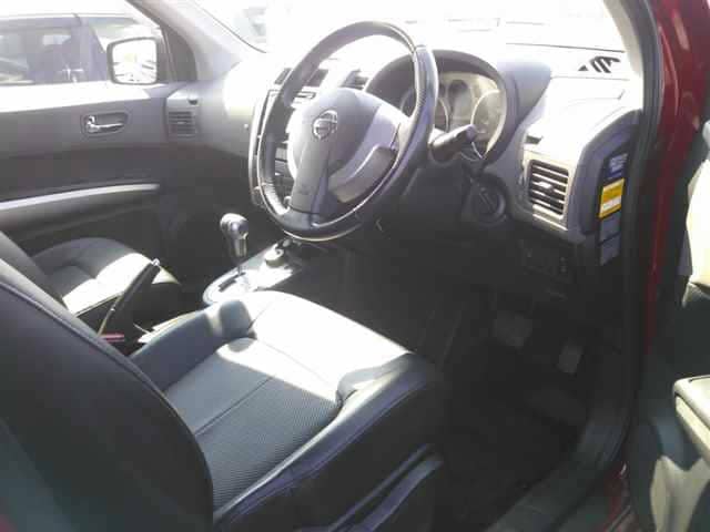 NISSAN X-Trail thumbnail 4