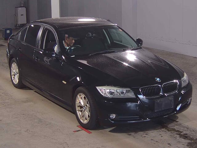 BMW 3 Series thumbnail 6