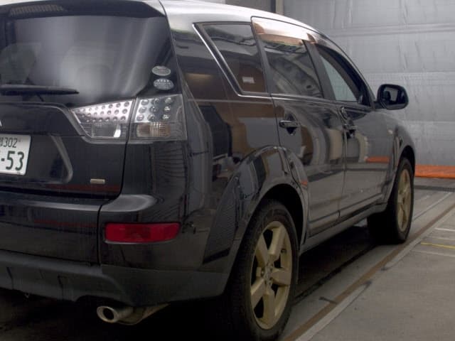MITSUBISHI Outlander thumbnail 4