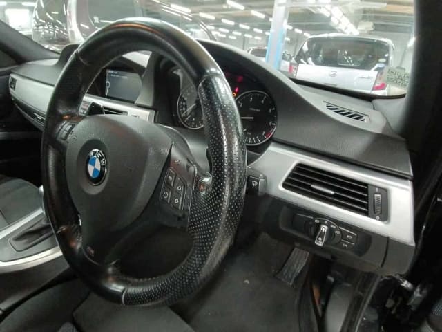 BMW 3 Series thumbnail 3