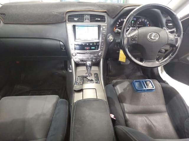 LEXUS IS thumbnail 4