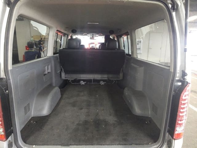 TOYOTA Hiace Van thumbnail 5