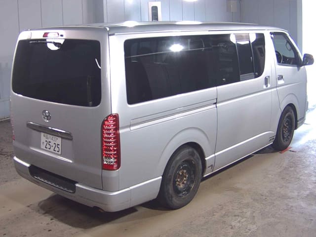 TOYOTA Hiace Van thumbnail 2