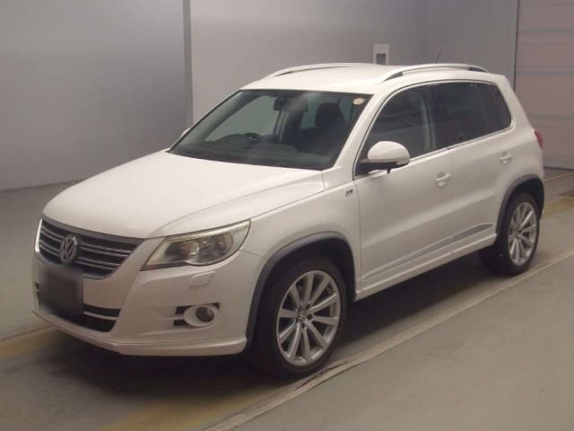 2011 VOLKSWAGEN Tiguan