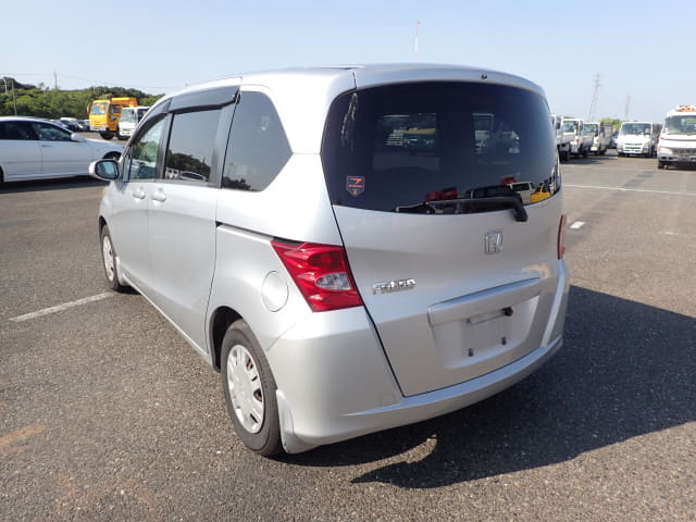 HONDA Freed thumbnail 3