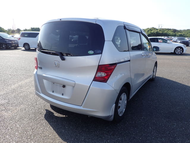 HONDA Freed thumbnail 5