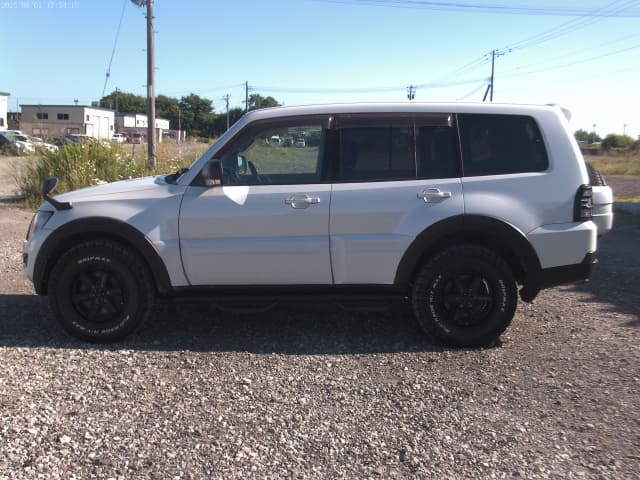 MITSUBISHI Pajero thumbnail 2