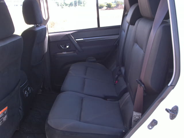 MITSUBISHI Pajero thumbnail 28