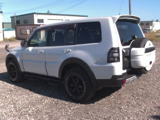 2009 MITSUBISHI Pajero