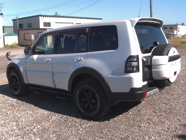 MITSUBISHI Pajero thumbnail 3