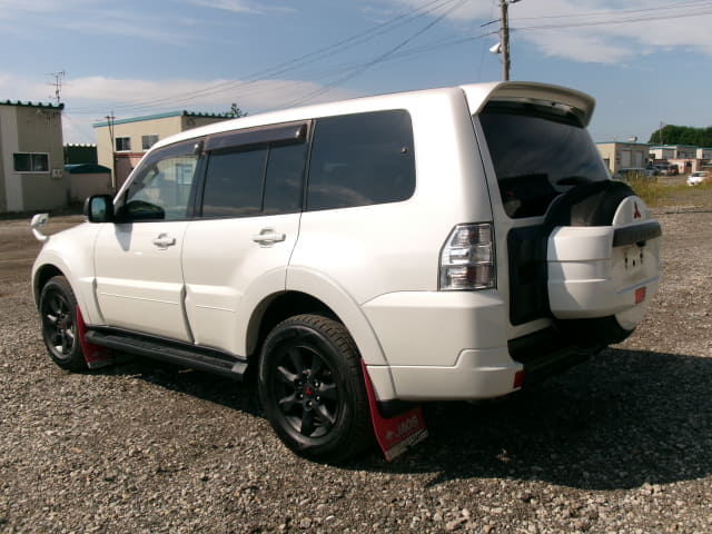 MITSUBISHI Pajero thumbnail 3