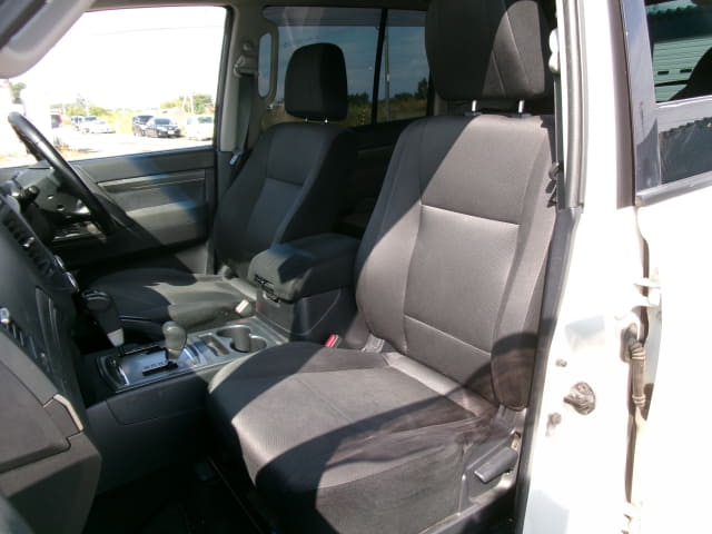MITSUBISHI Pajero thumbnail 26
