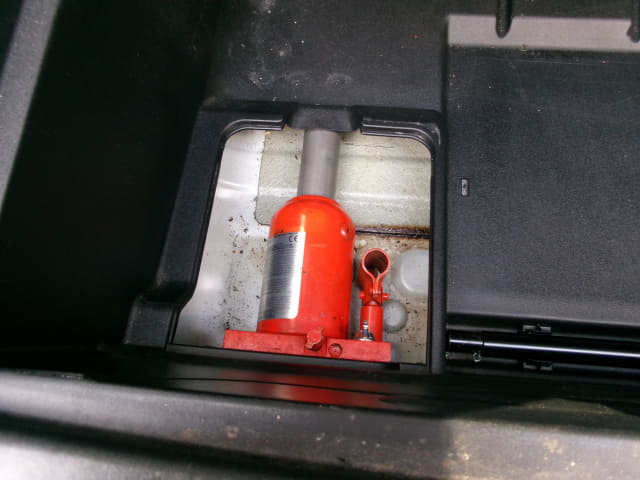 MITSUBISHI Pajero thumbnail 32