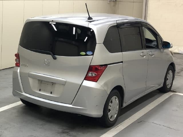 HONDA Freed thumbnail 2