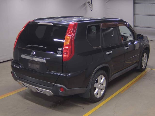 NISSAN X-Trail thumbnail 2