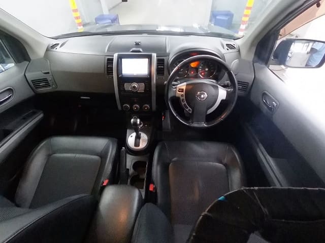 NISSAN X-Trail thumbnail 4