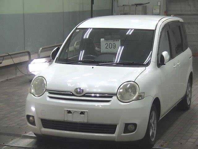 TOYOTA Sienta