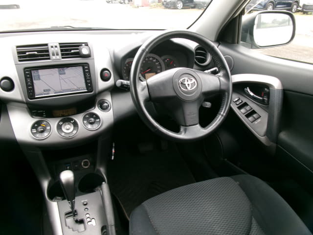 TOYOTA RAV4 thumbnail 32