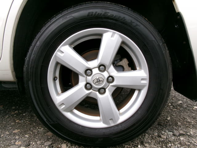 TOYOTA RAV4 thumbnail 10