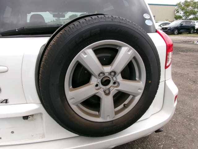 TOYOTA RAV4 thumbnail 31