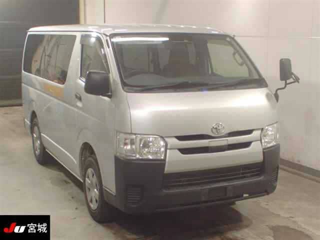 TOYOTA Regiusace Van