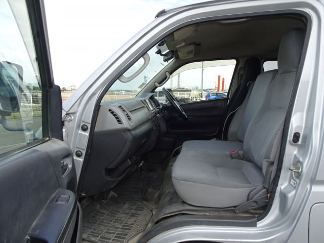 TOYOTA Hiace Van thumbnail 18