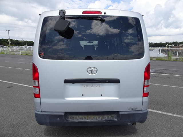 TOYOTA Hiace Van thumbnail 4