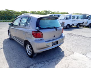 2002 TOYOTA Vitz