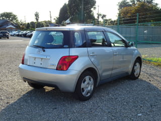 2002 TOYOTA IST