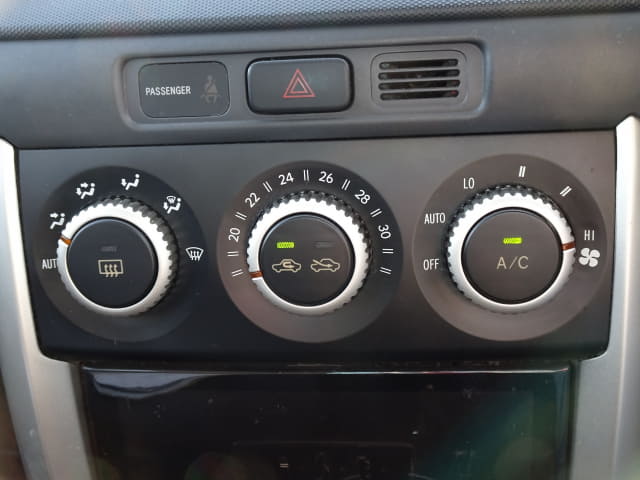 TOYOTA IST thumbnail 40
