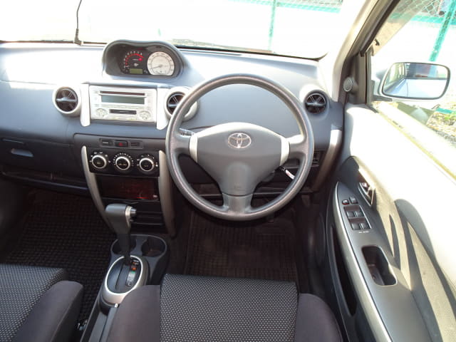 TOYOTA IST thumbnail 33