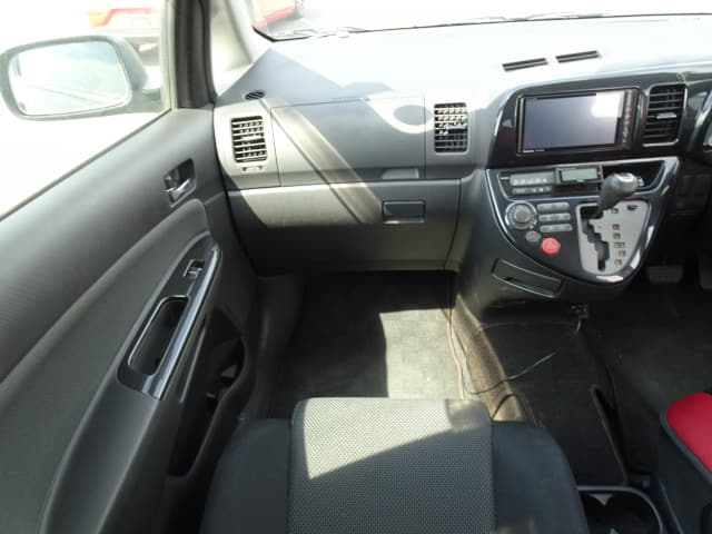 TOYOTA Wish thumbnail 35