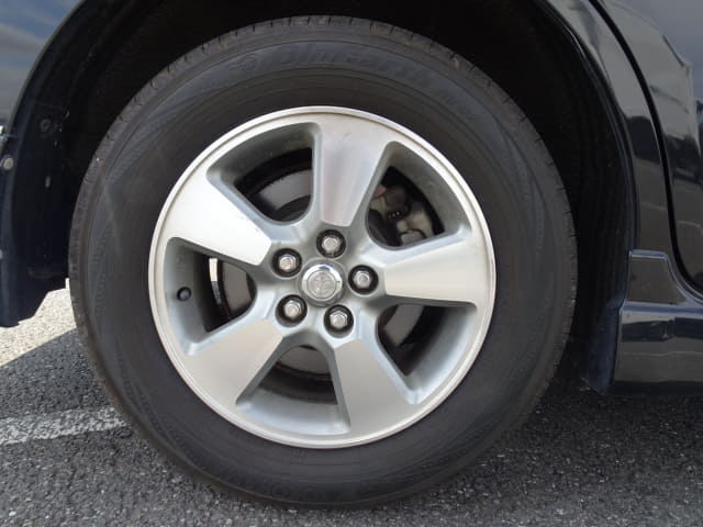 TOYOTA Wish thumbnail 11