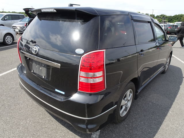 TOYOTA Wish thumbnail 5