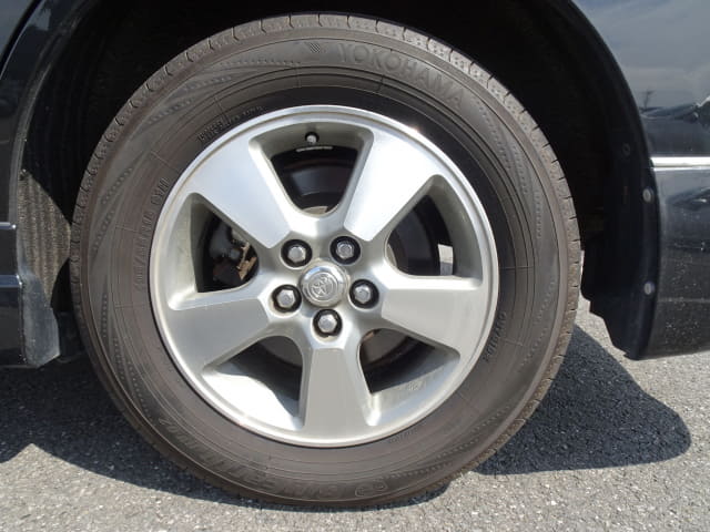 TOYOTA Wish thumbnail 10
