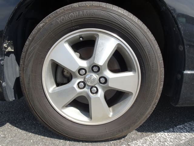 TOYOTA Wish thumbnail 9