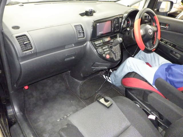 TOYOTA Wish thumbnail 64