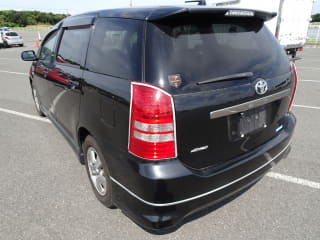 2005 TOYOTA Wish