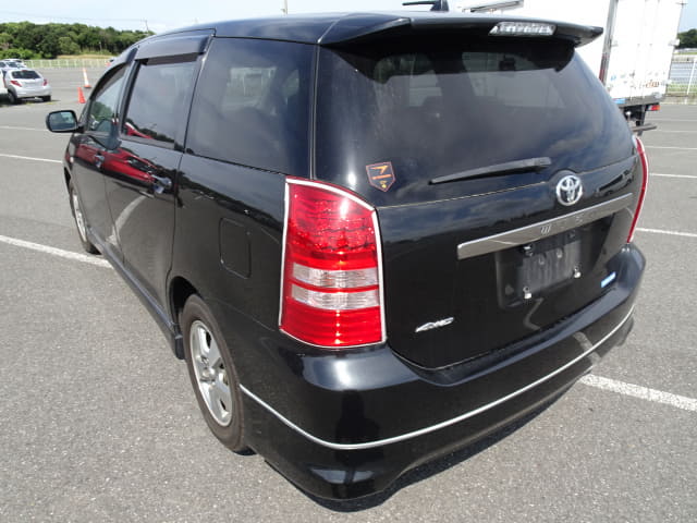 TOYOTA Wish thumbnail 3