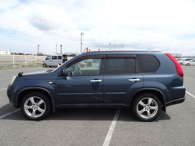 NISSAN X-Trail thumbnail 2