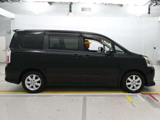 2009 TOYOTA Noah