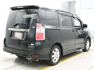2009 TOYOTA Noah