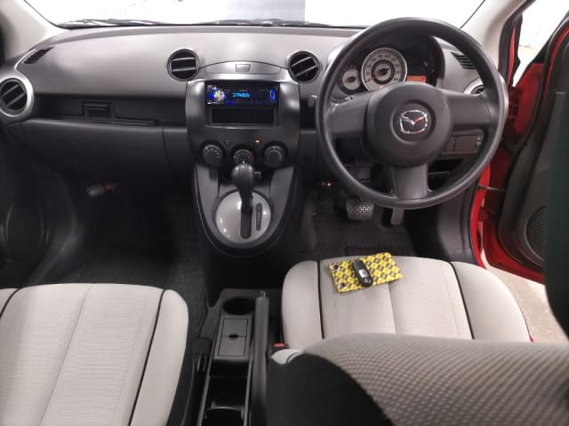 MAZDA Demio thumbnail 3