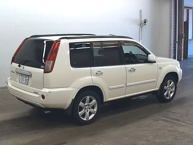 NISSAN X-Trail thumbnail 2