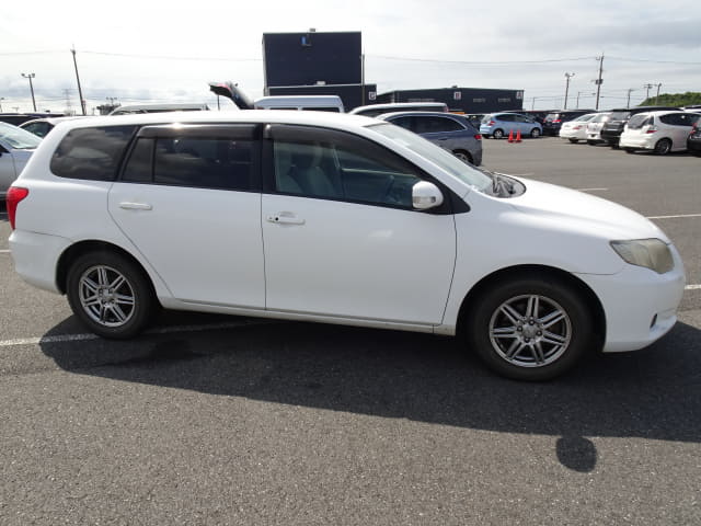 TOYOTA Corolla Fielder thumbnail 6