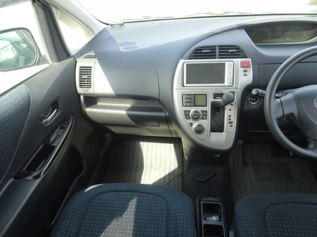 TOYOTA Ractis thumbnail 32
