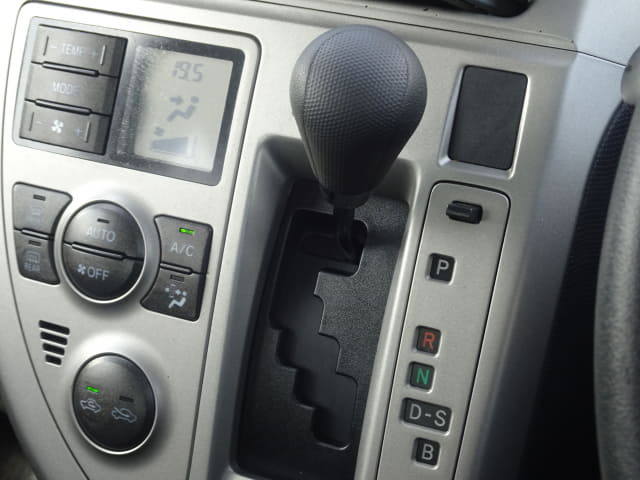 TOYOTA Ractis thumbnail 38