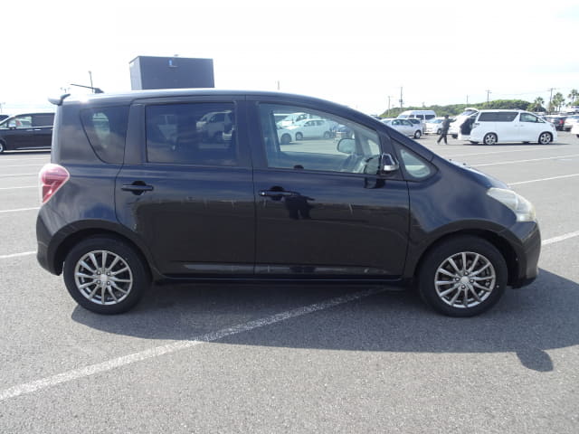 TOYOTA Ractis thumbnail 6