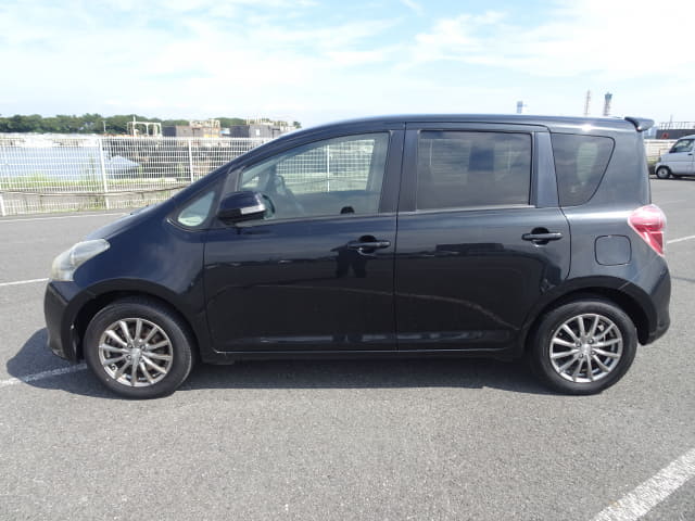 TOYOTA Ractis thumbnail 2